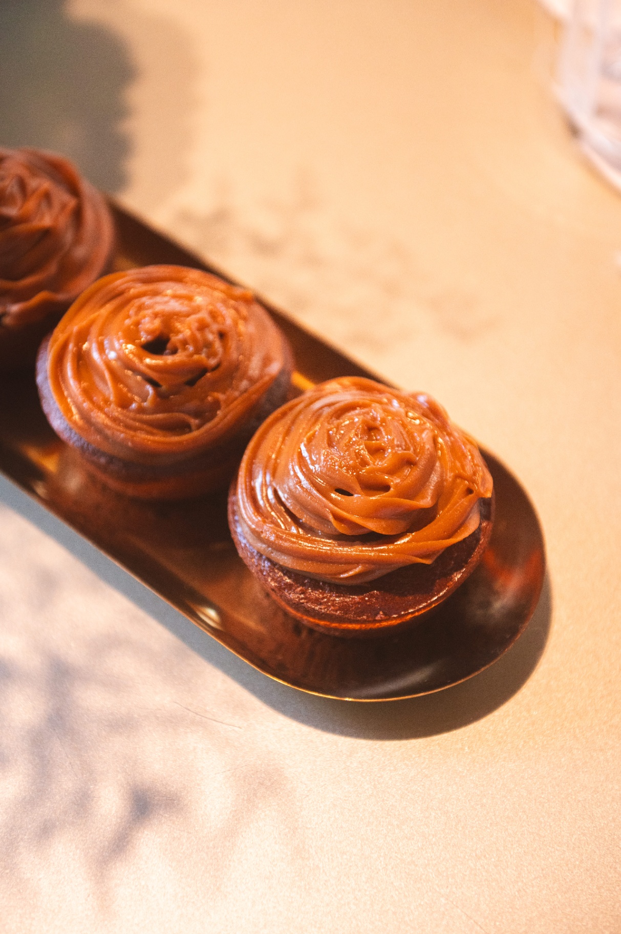 Cupcakes de chocolate com cobertura cremosa